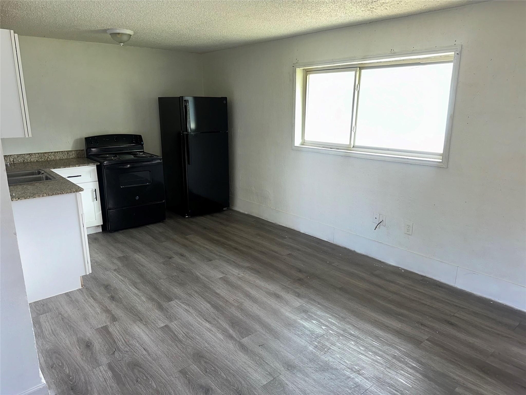 5405 Suez Street - Photo 2