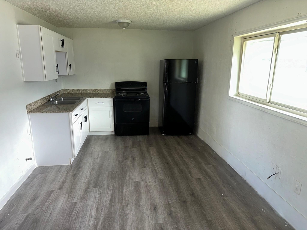5405 Suez Street - Photo 1