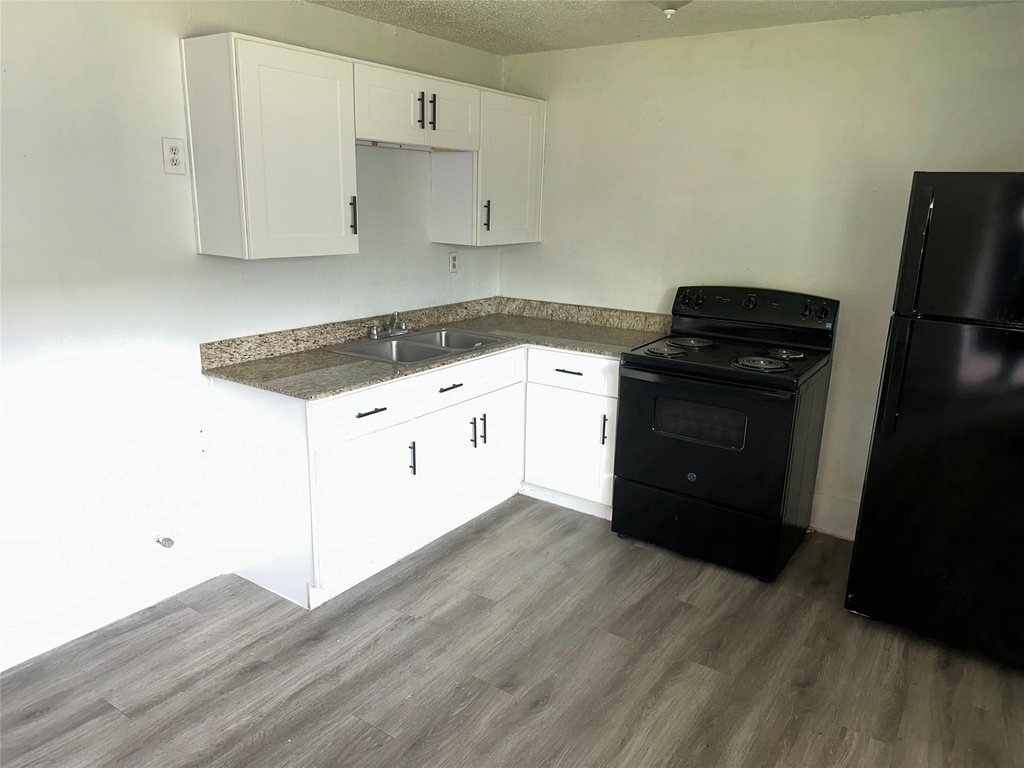 5405 Suez Street - Photo 0