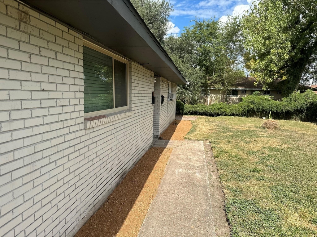 5405 Suez Street - Photo 14
