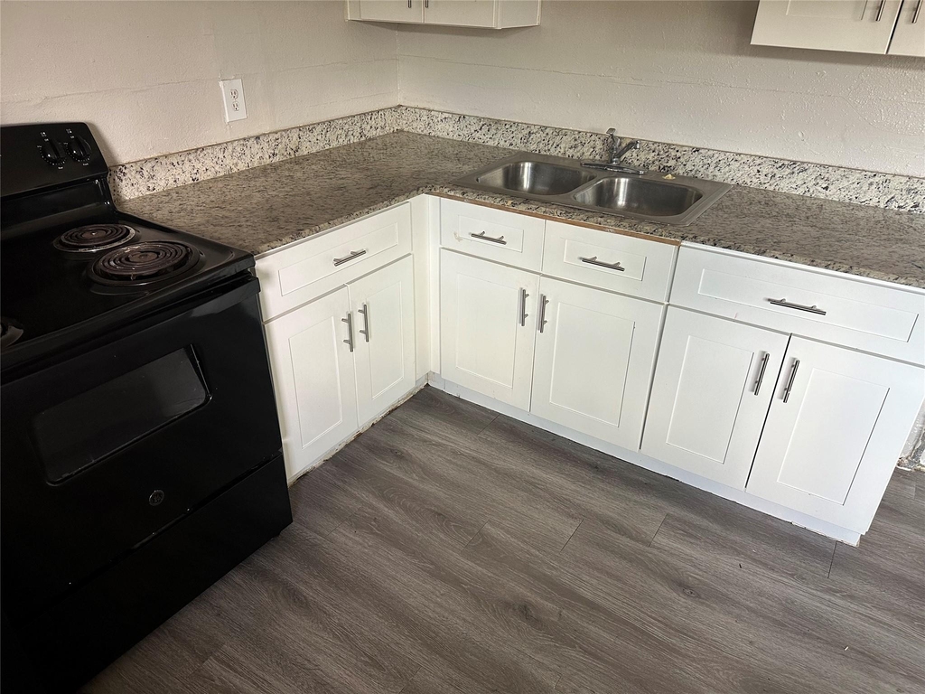 5409 Suez Street - Photo 3
