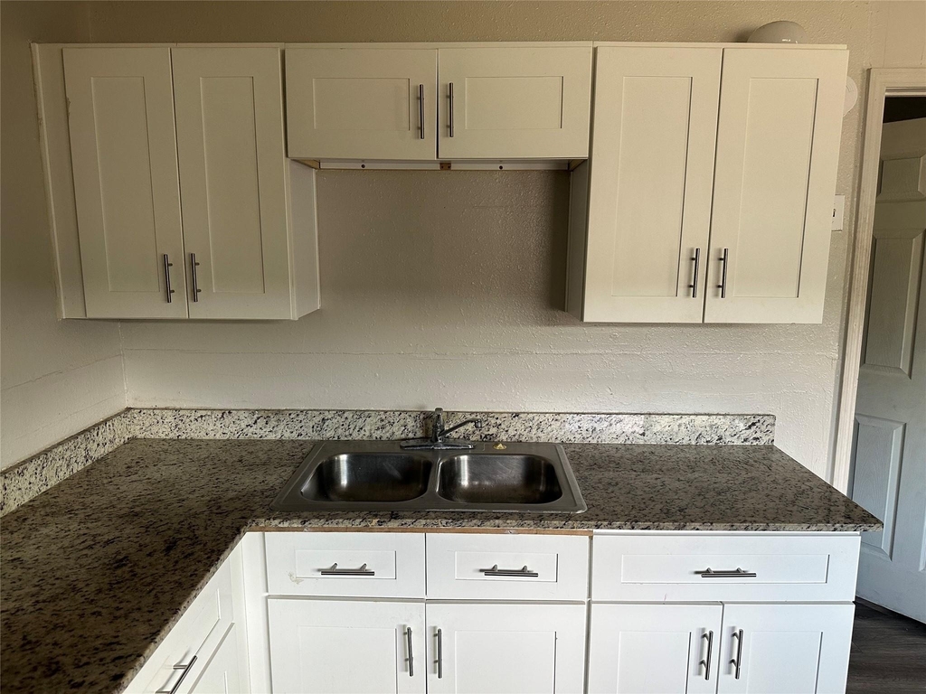 5409 Suez Street - Photo 4