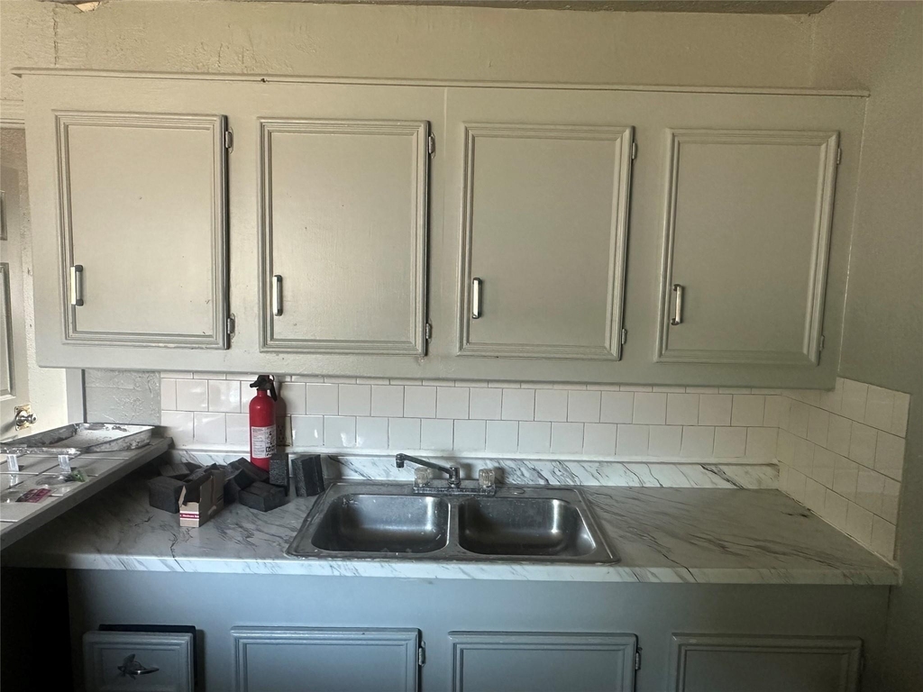 5409 Suez Street - Photo 4