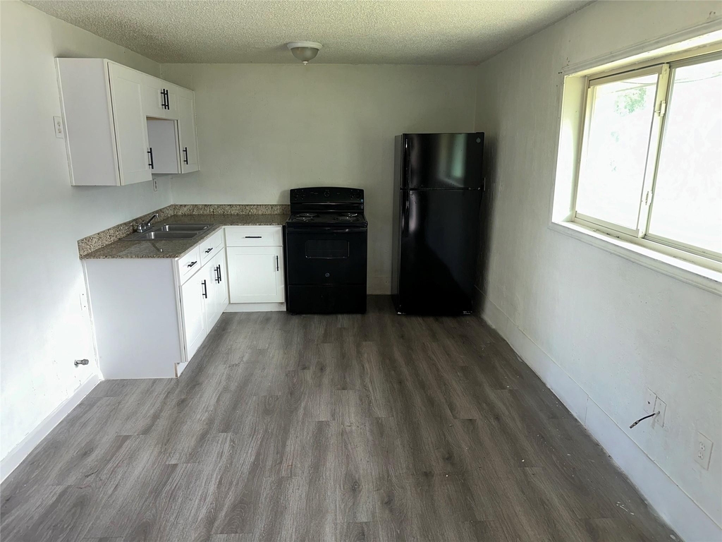 5405 Suez Street - Photo 2