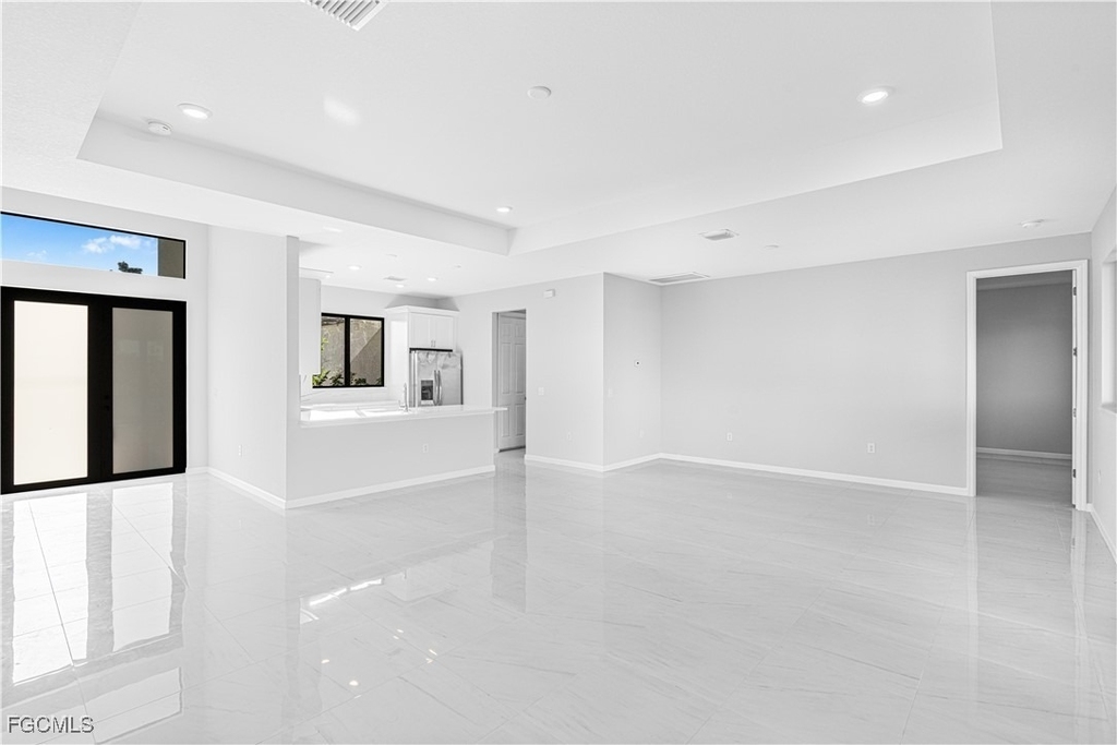 3340 Ne 19th Avenue - Photo 2