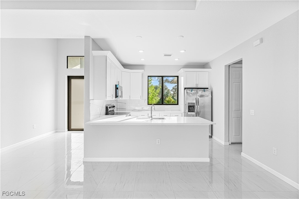 3340 Ne 19th Avenue - Photo 4