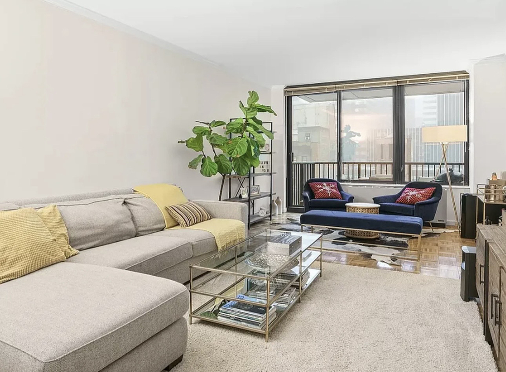 150 East 57th Street, Unit 22e - Photo 5