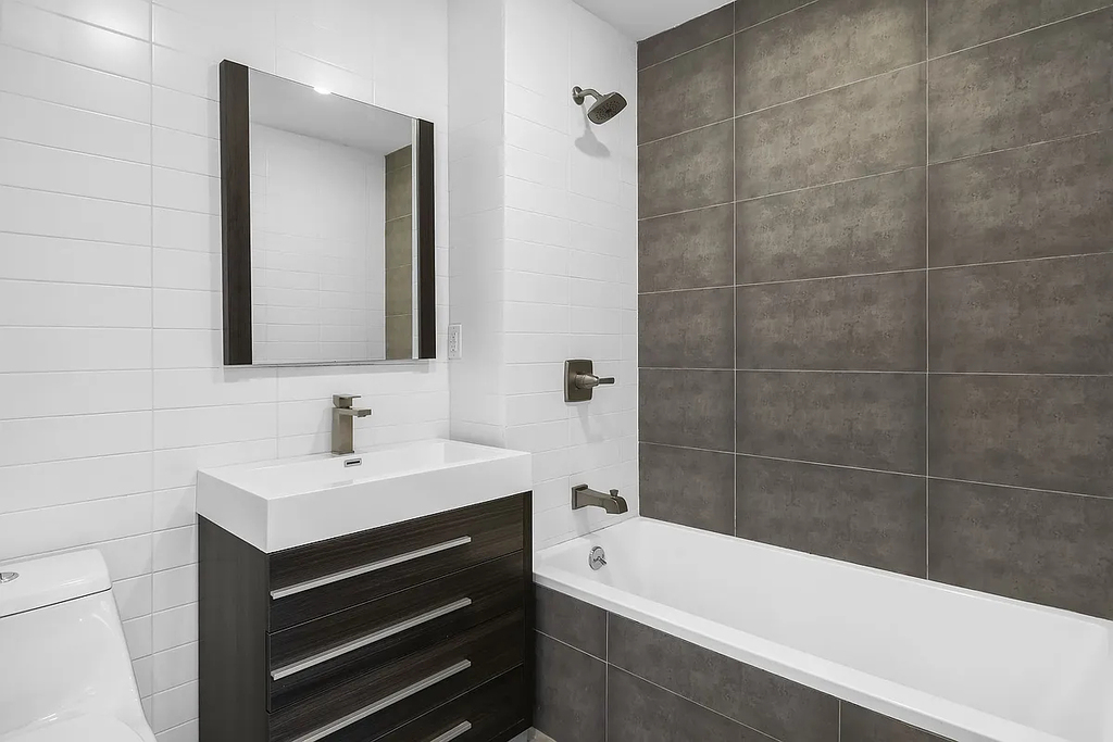 11 Orient Avenue - Photo 3