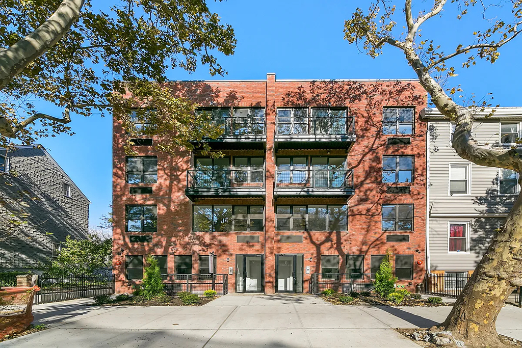 11 Orient Avenue - Photo 5