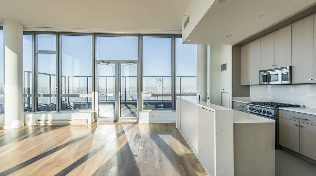300 East 39th Street, Unit Phg - Photo 5