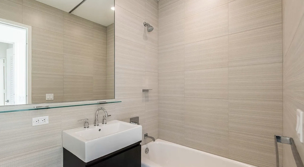 300 East 39th Street, Unit Phg - Photo 18