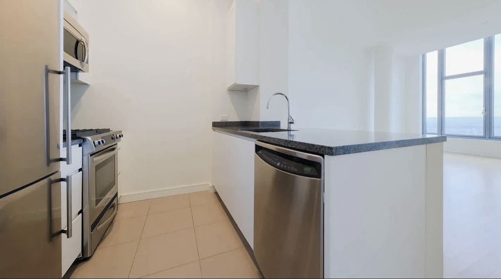 300 East 39th Street, Unit Phg - Photo 4