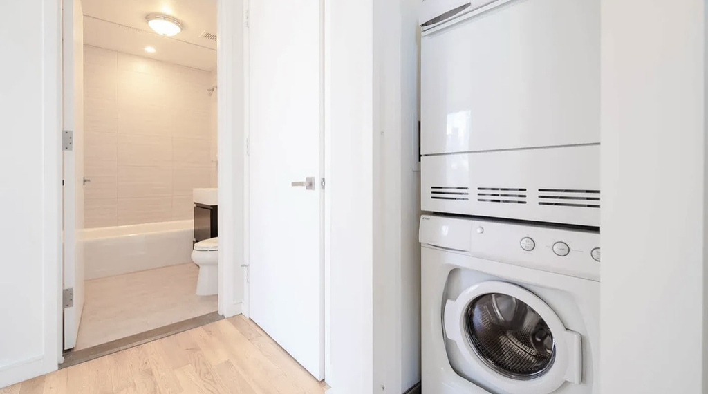 300 East 39th Street, Unit Phg - Photo 16