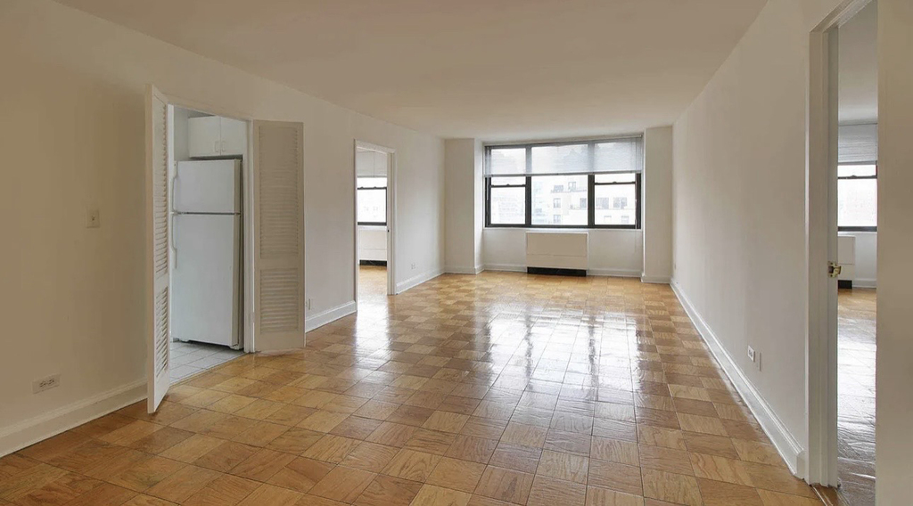 240 East 27th Street, Unit 10k - Photo 7