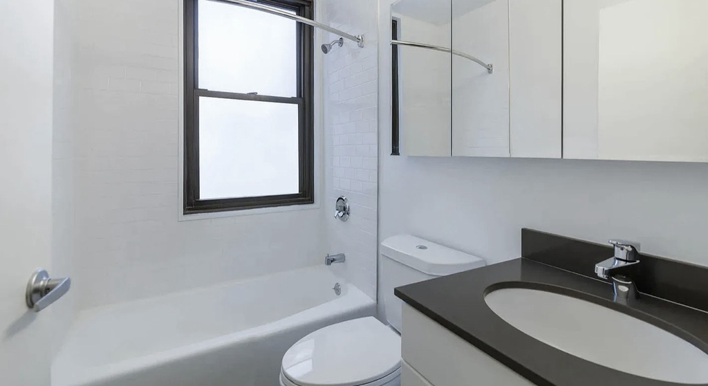 240 East 27th Street, Unit 10k - Photo 14