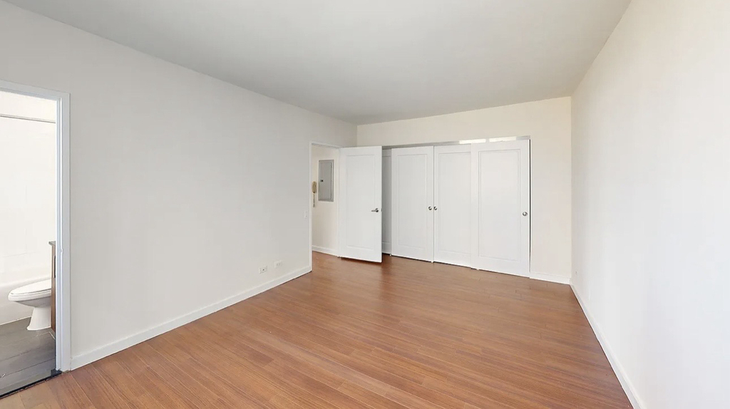 401 East 34th Street, Unit S8k - Photo 2