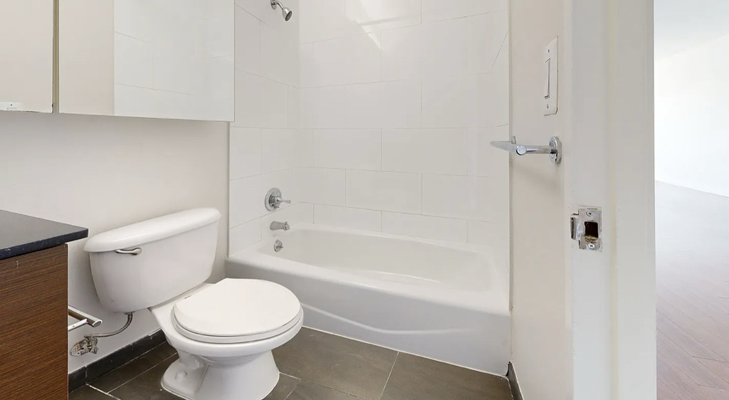 401 East 34th Street, Unit S8k - Photo 3