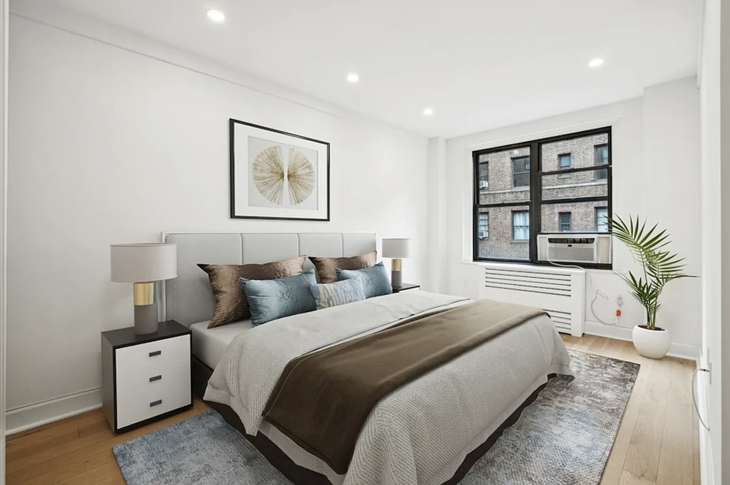 160 East 48th Street, Unit 14-l2 - Photo 2