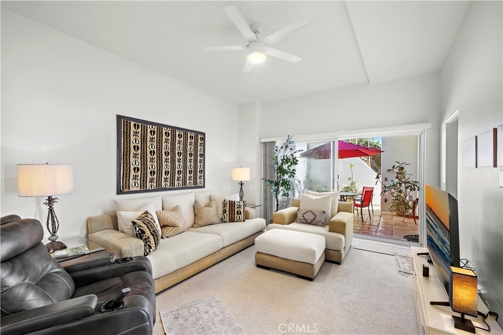 1050 Skyline - Photo 5