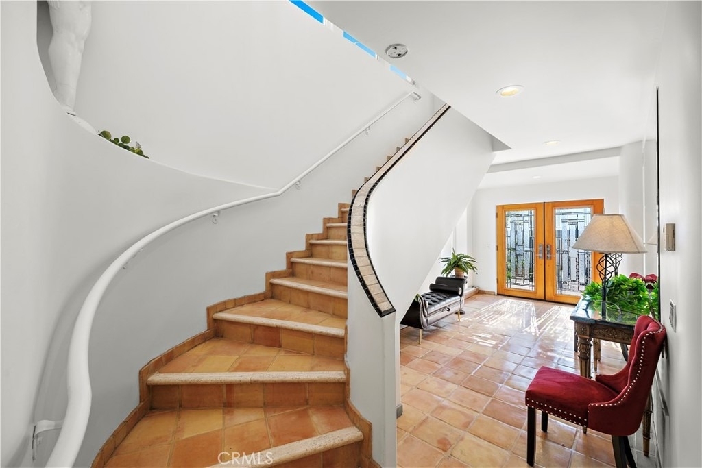 1050 Skyline - Photo 23