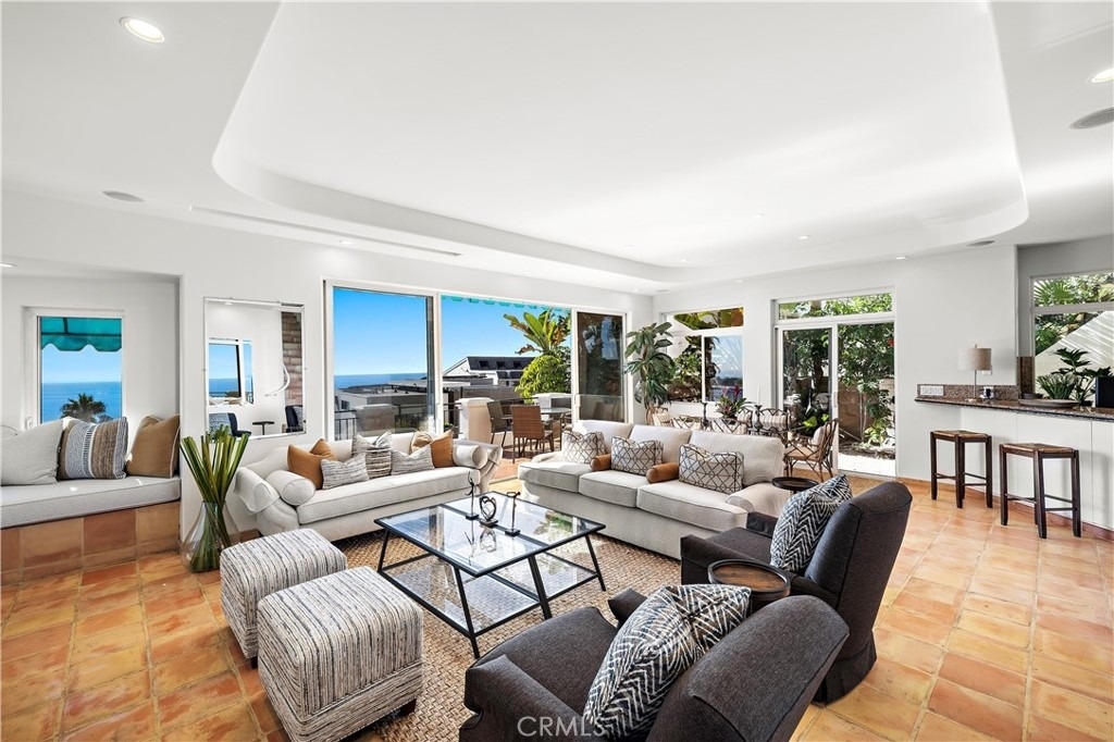 1050 Skyline - Photo 3