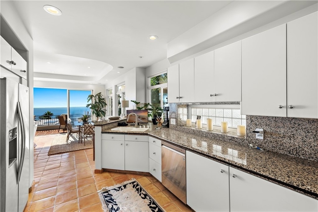 1050 Skyline - Photo 8