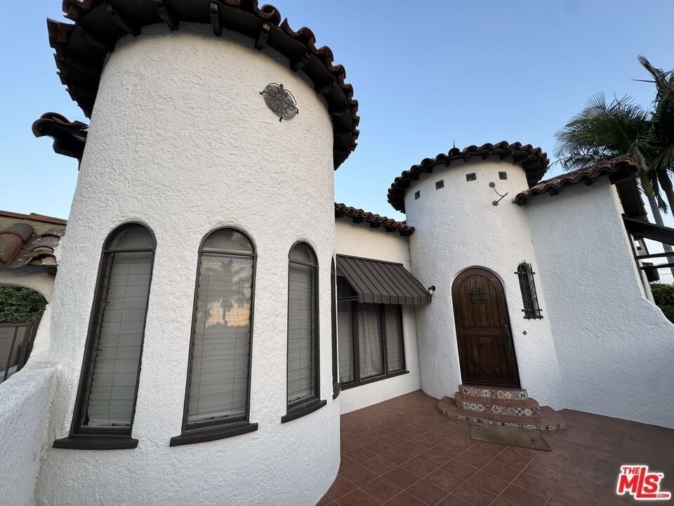 326 N La Jolla Avenue - Photo 1