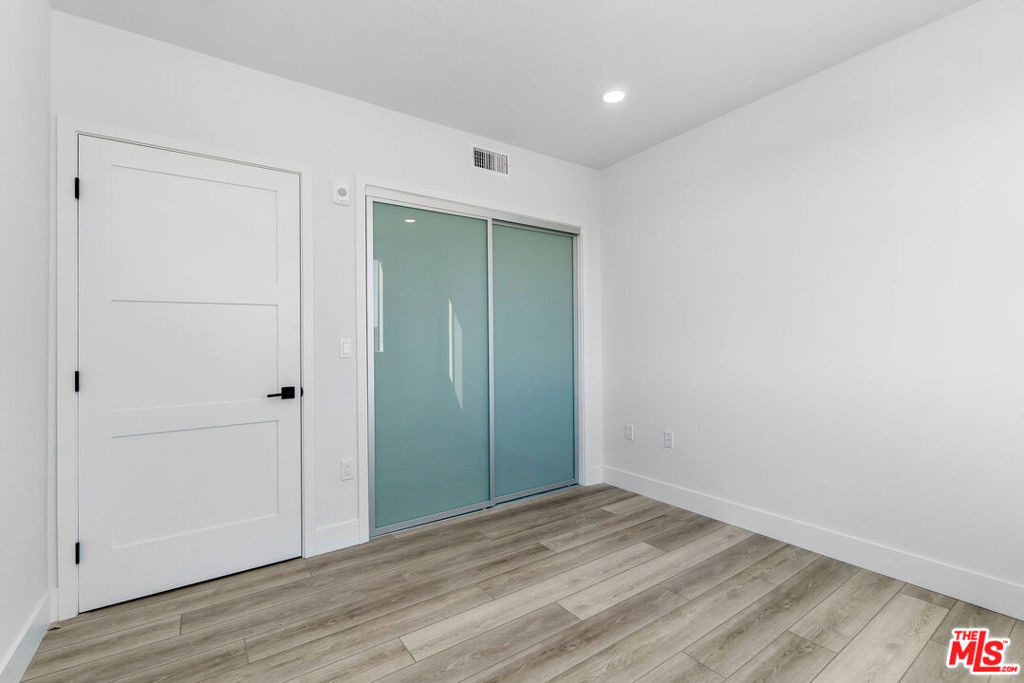 3632 S Keystone Avenue - Photo 35
