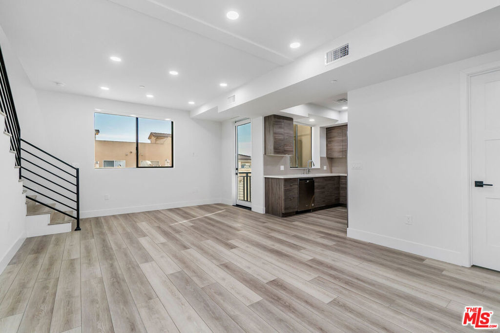 3632 S Keystone Avenue - Photo 21