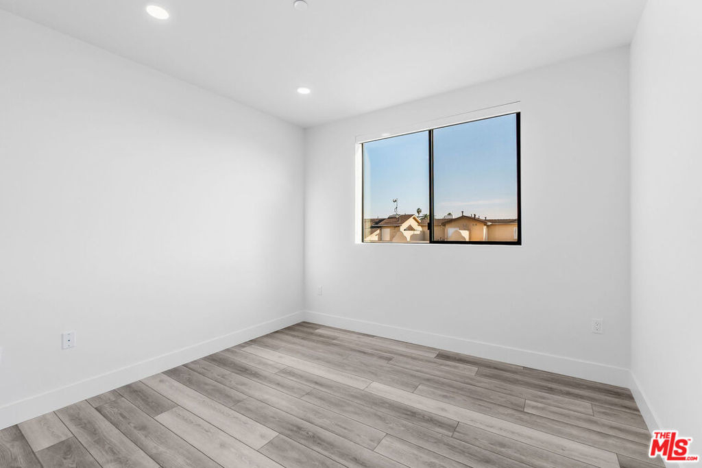 3632 S Keystone Avenue - Photo 26