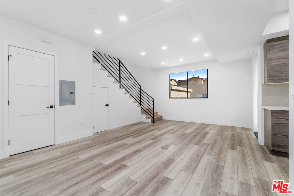 3632 S Keystone Avenue - Photo 34