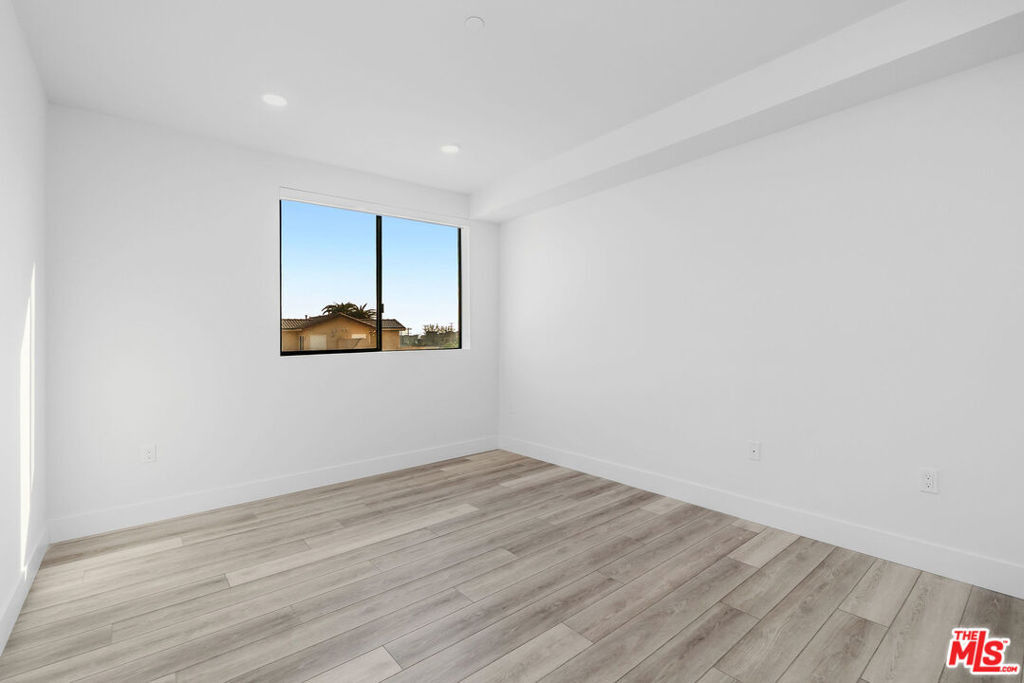 3632 S Keystone Avenue - Photo 27
