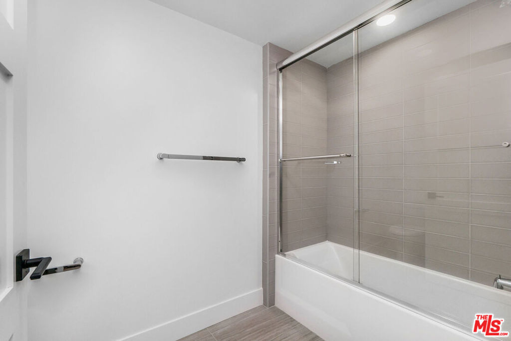 3632 S Keystone Avenue - Photo 25