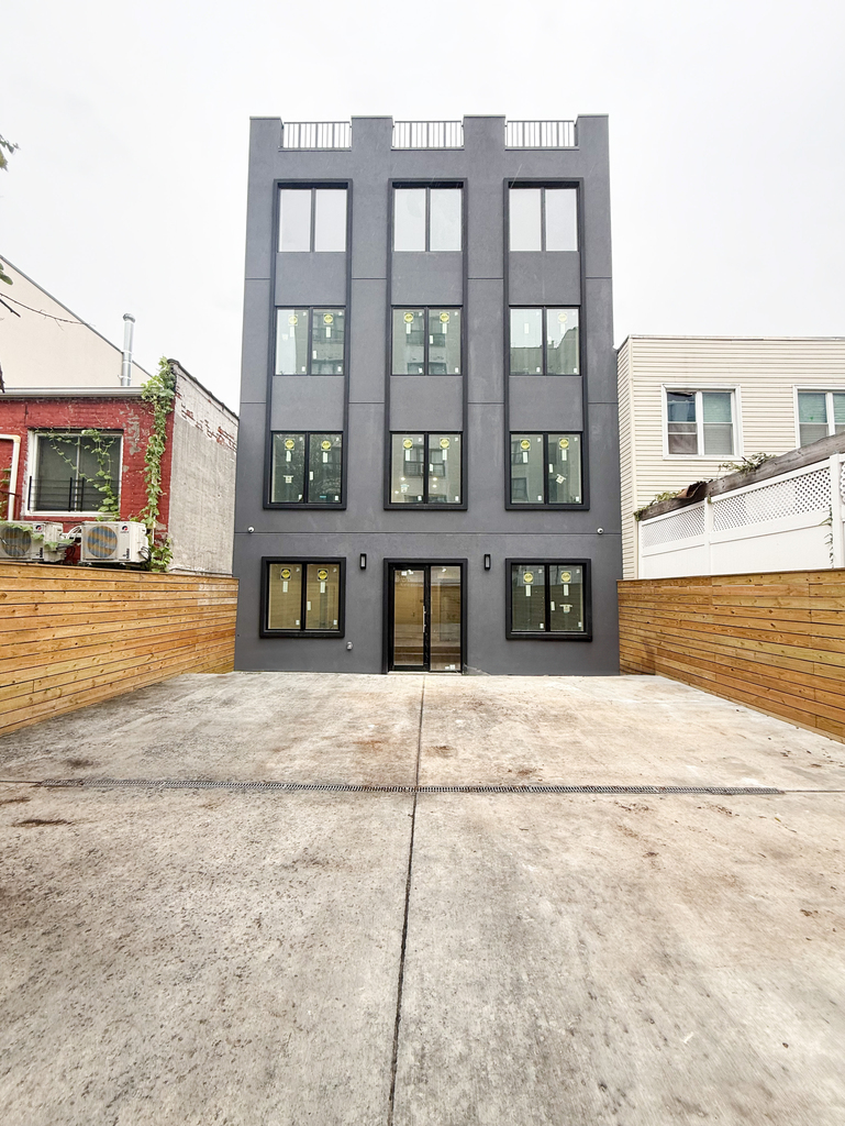 694 Rutland Road - Photo 10