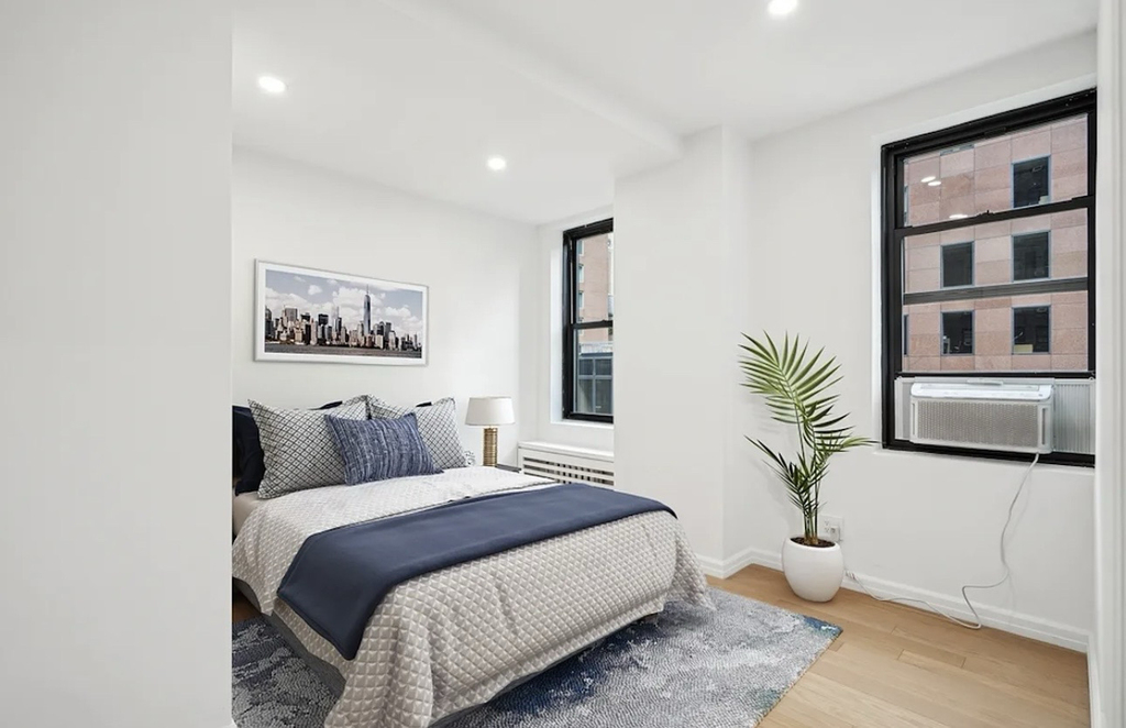 160 East 48th Street, Unit 6e-3 - Photo 4