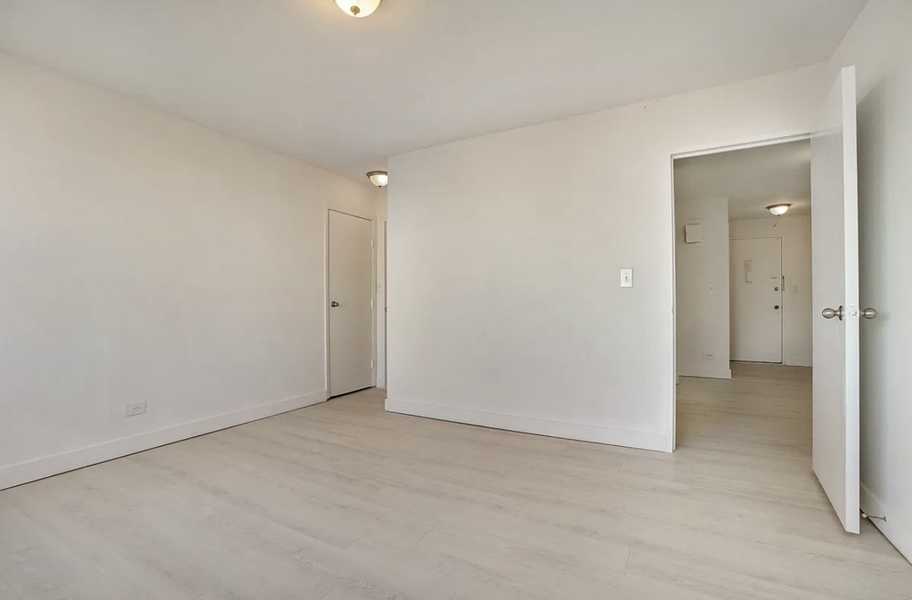 200 East 33rd Street, Unit 26g - Photo 6