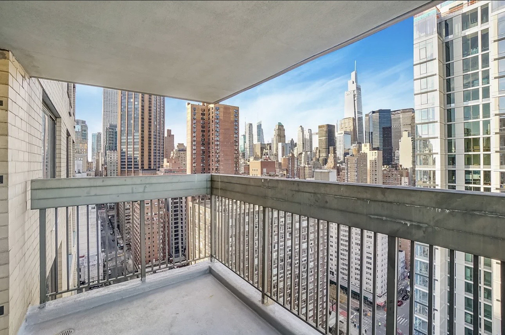 200 East 33rd Street, Unit 26g - Photo 2