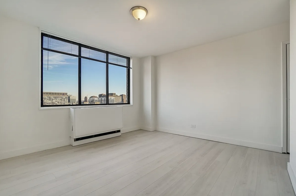 200 East 33rd Street, Unit 26g - Photo 4