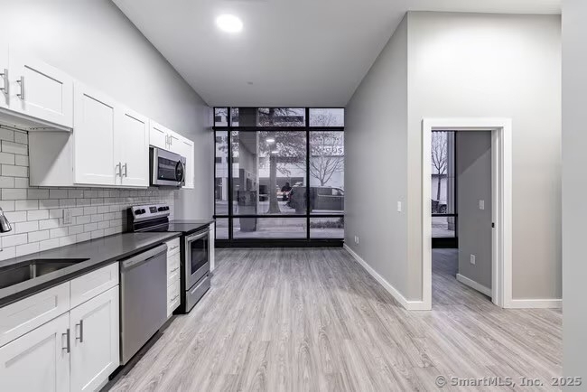 333 State Street - Photo 8
