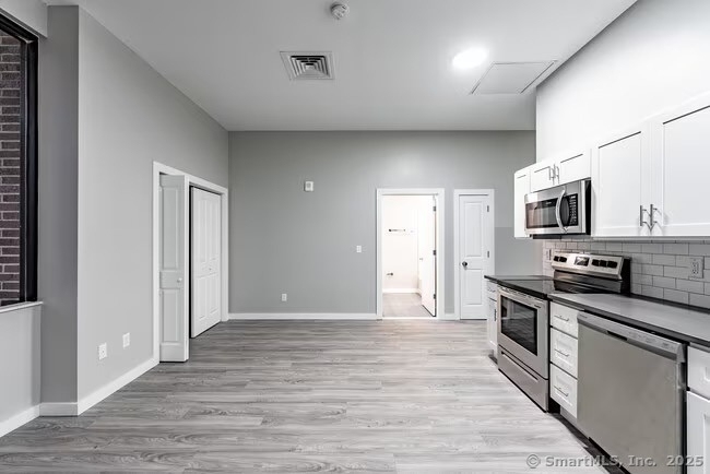 333 State Street - Photo 2