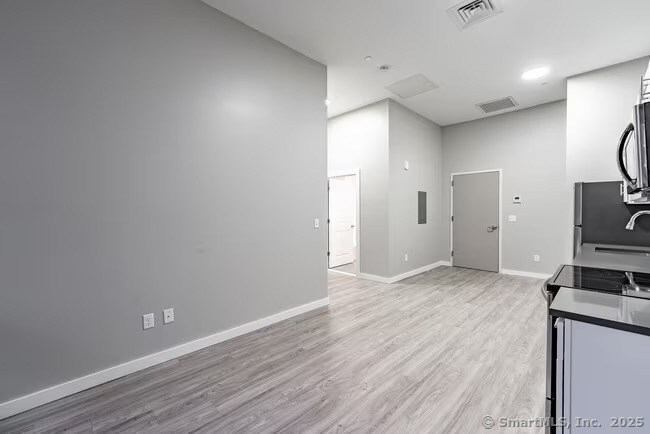 333 State Street - Photo 4