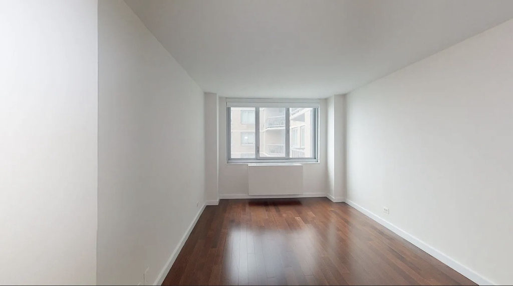 401 East 34th Street, Unit N30f - Photo 2