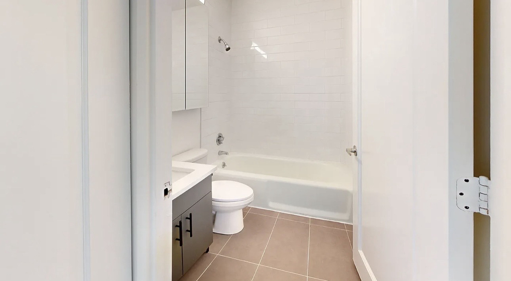401 East 34th Street, Unit S23j - Photo 3