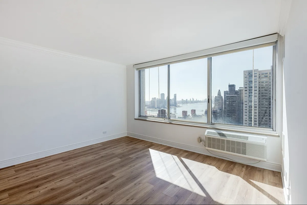 417 East 57th Street, Unit 4a - Photo 1