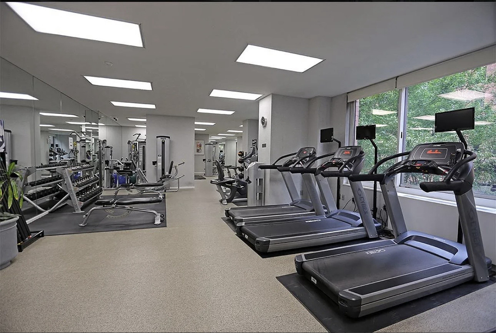 240 East 39th Street, Unit 17f - Photo 4