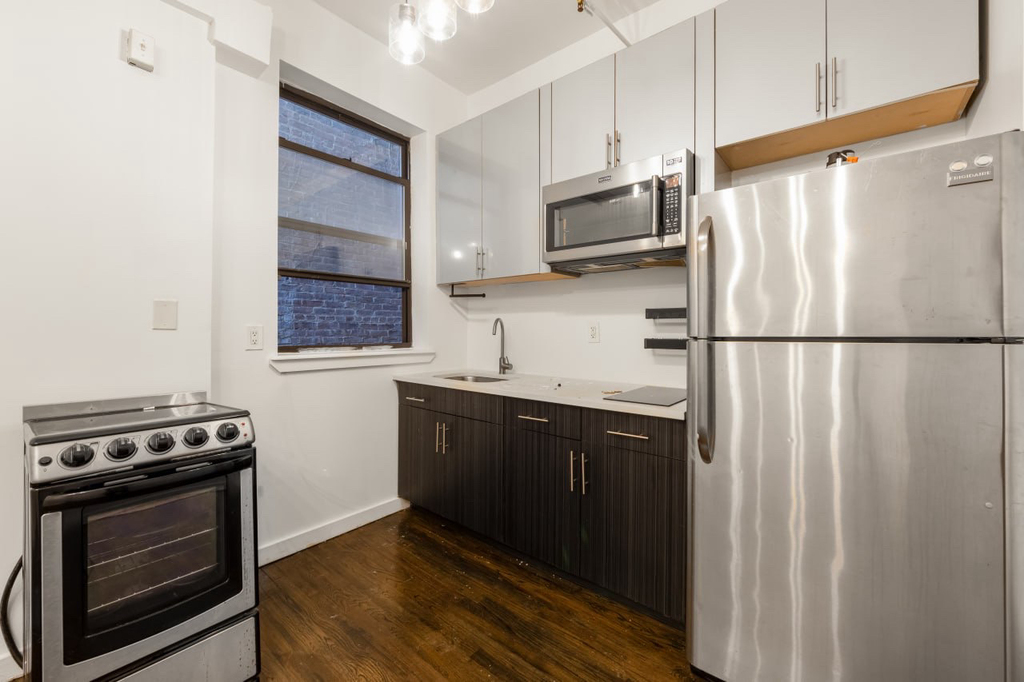 74 Eldert Street - Photo 8