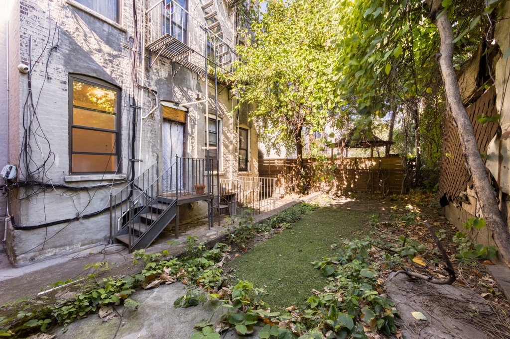 74 Eldert Street - Photo 0