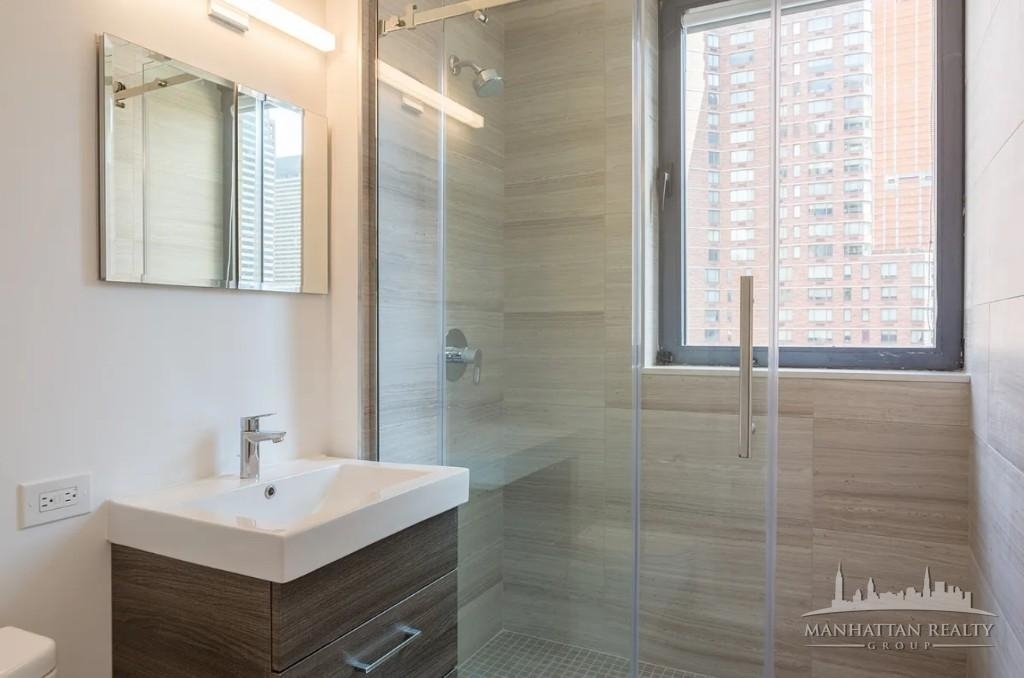 W 48th St - Photo 3