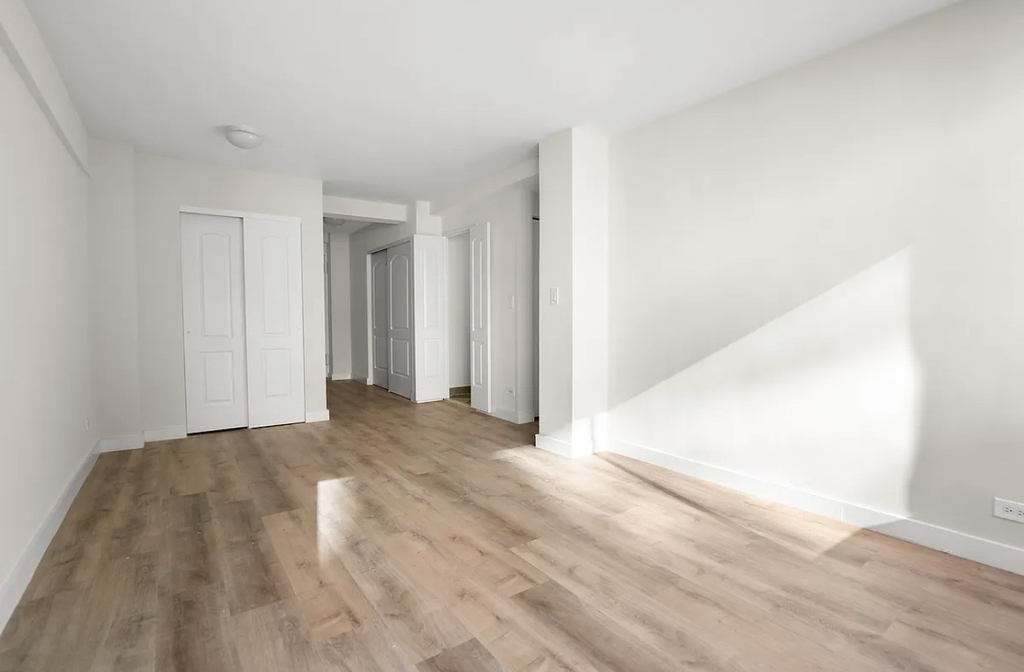 340 East 51st Street, Unit 005f - Photo 2