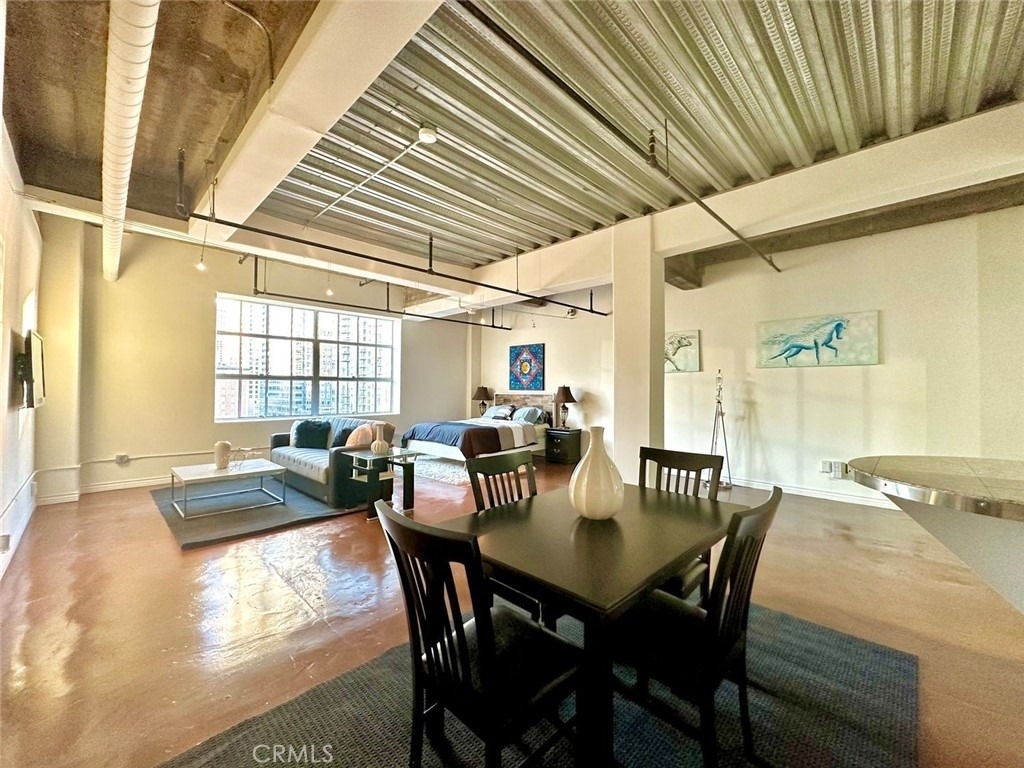 312 W 5th Street - Photo 2